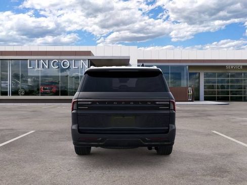 New 2026 Lincoln Navigator Premiere AWD/4WD image 5