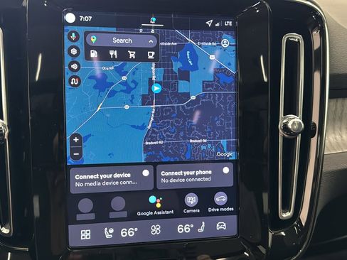 Used 2026 Volvo XC40 B5 Ultra w/ Protection Package Premier image 16