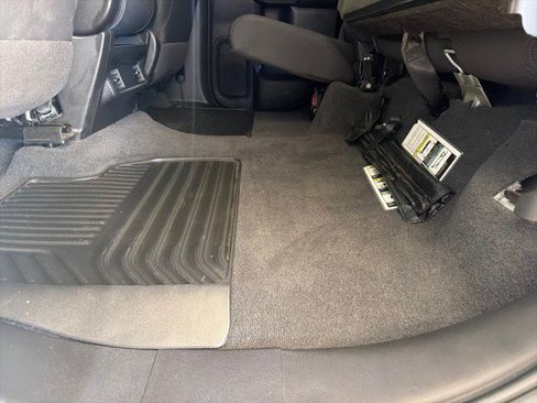 Used 2020 Chevrolet Silverado 1500 Custom w/ Custom Value Package RWD image 32
