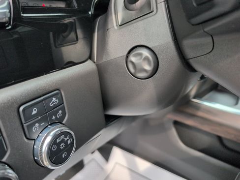 Used 2023 GMC Sierra 1500 SLT w/ SLT Convenience Package AWD/4WD image 25
