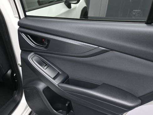 Used 2023 Subaru Crosstrek 2.0i Premium image 24