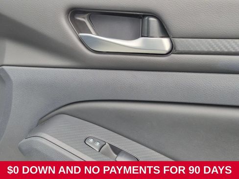 Used 2025 Nissan Altima 2.5 SV FWD image 33