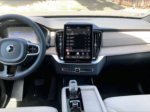 New 2026 Volvo XC90 T8 Plus w/ Protection Package AWD/4WD image 9