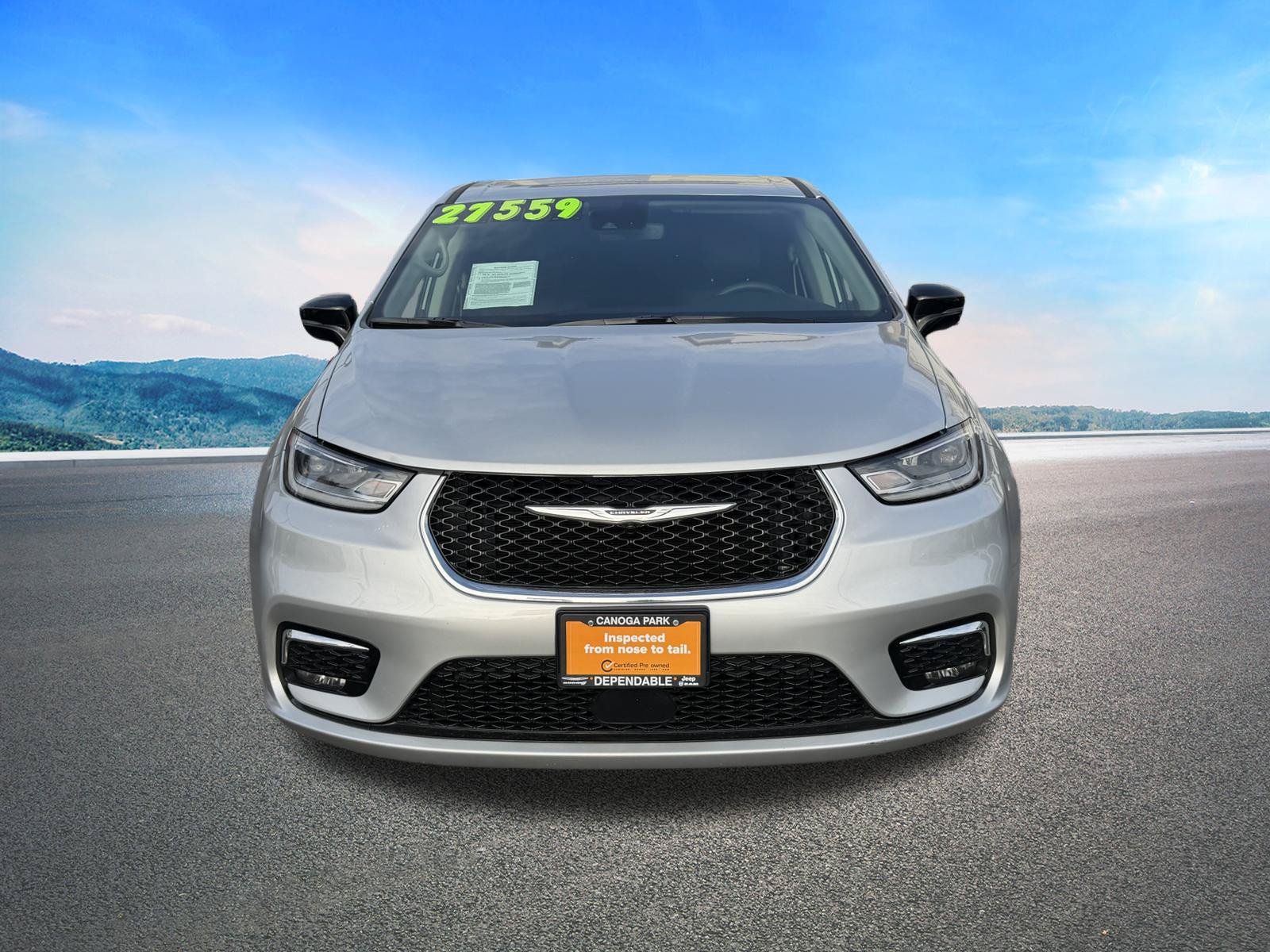 Certified 2024 Chrysler Pacifica Limited FWD image 3
