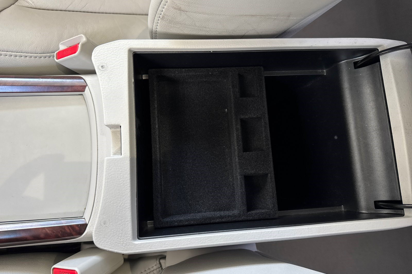 Used 2012 Toyota Avalon FWD image 37