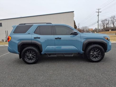 Used 2025 Toyota 4Runner SR5 image 3