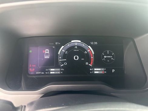 Used 2026 Toyota Tundra Limited AWD/4WD image 28