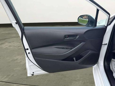 Used 2022 Toyota Corolla LE image 10