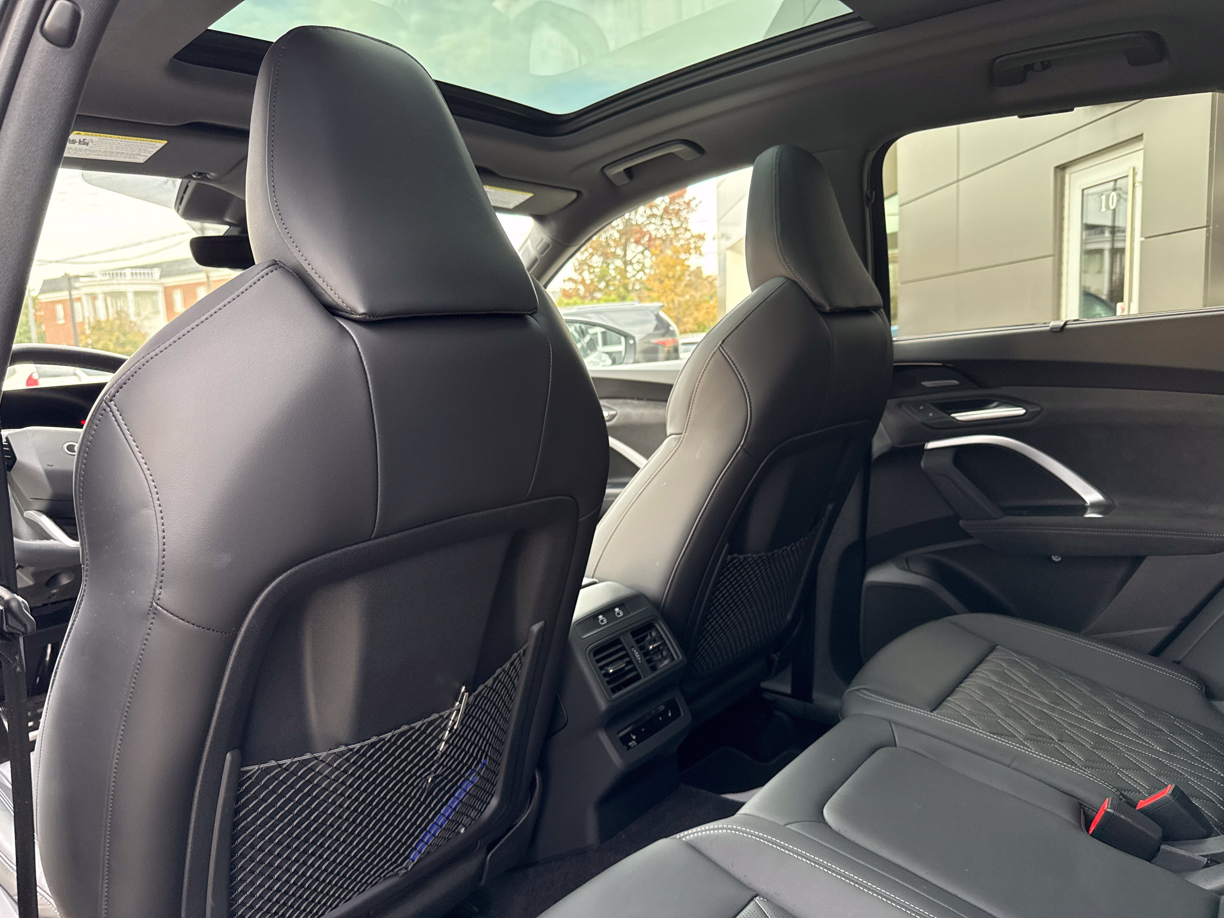 Used 2025 Audi SQ5 Prestige w/ Prestige Package AWD/4WD image 12