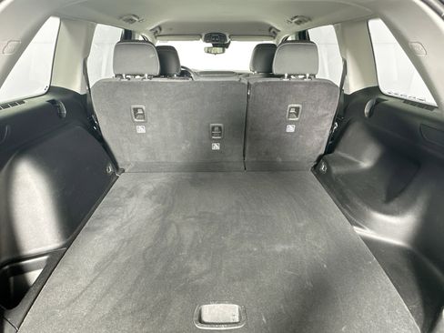 Used 2023 Jeep Grand Cherokee Laredo image 23