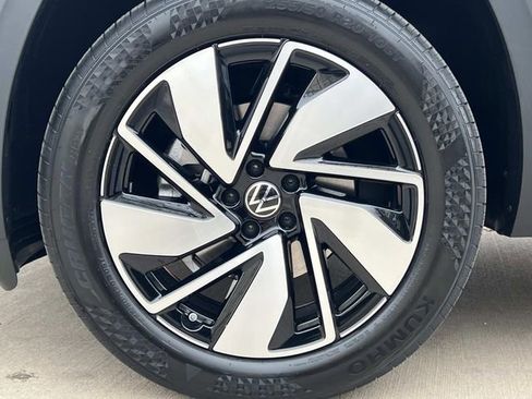New 2026 Volkswagen Atlas SE FWD image 6