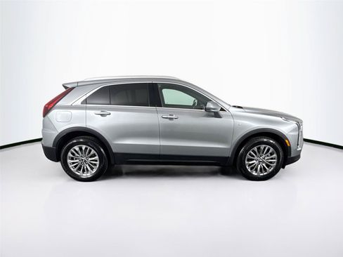 Used 2025 Cadillac XT4 Premium Luxury FWD image 10