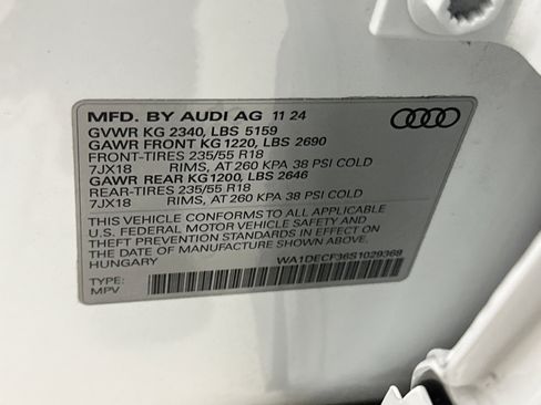 Used 2025 Audi Q3 2.0T Premium image 24