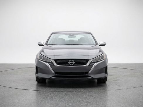 Used 2025 Nissan Altima 2.5 SV image 2