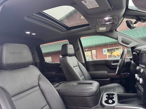 Used 2019 GMC Sierra 1500 Denali w/ Denali Ultimate Package AWD/4WD image 8