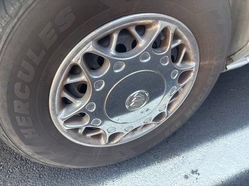 Used 2004 Buick Century Custom FWD image 3