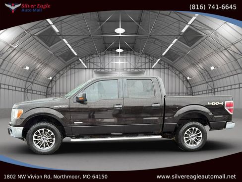 Used 2014 Ford F150 XLT w/ XLT Chrome Package image 2