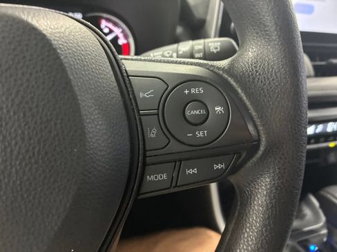 Used 2025 Toyota RAV4 XLE AWD/4WD image 21