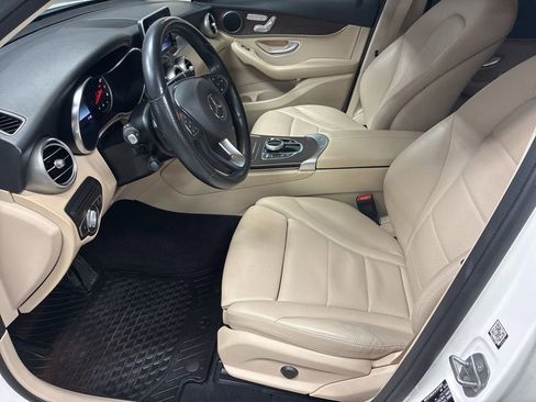 Used 2019 Mercedes-Benz GLC 300 4MATIC image 23