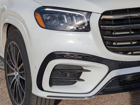 Used 2025 Mercedes-Benz GLS 580 4MATIC image 8