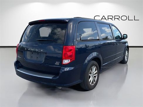 Used 2014 Dodge Grand Caravan SXT image 3