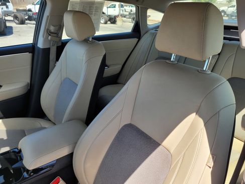 Used 2018 Honda Clarity Plug-In Hybrid image 15