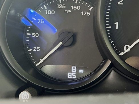 New 2026 Porsche Macan image 13