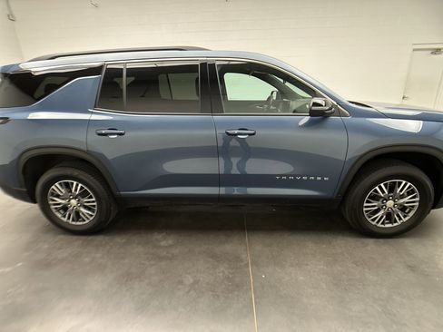 Used 2025 Chevrolet Traverse LT AWD/4WD image 10