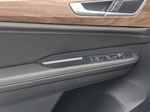 New 2026 Volkswagen Atlas SE image 9