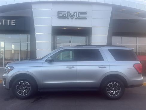 Used 2024 Ford Expedition XLT image 1