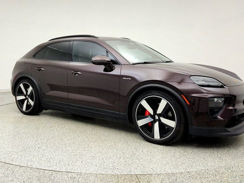 Used 2025 Porsche Macan 4S Electric w/ Premium Package AWD/4WD image 3