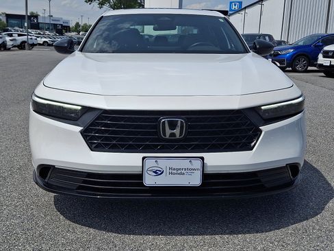 Used 2023 Honda Accord Sport image 2
