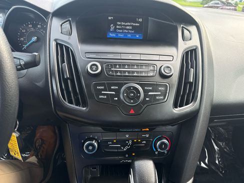 Used 2018 Ford Focus SE FWD image 20