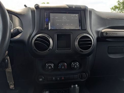 Used 2014 Jeep Wrangler Sport AWD/4WD image 15
