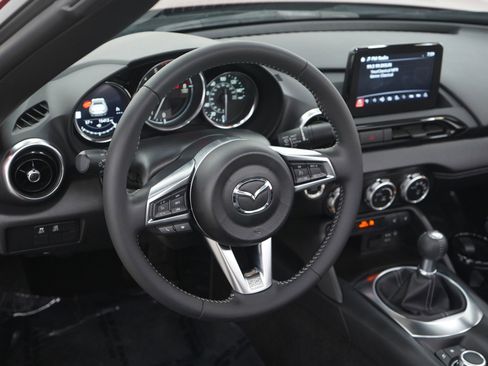 Used 2023 MAZDA MX-5 Miata Grand Touring RWD image 15