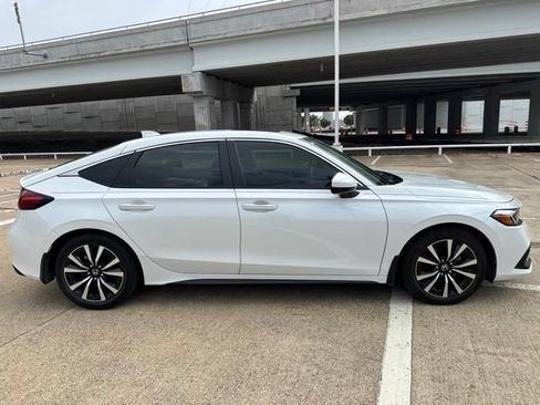 Used 2024 Honda Civic EX-L image 2