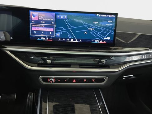 Used 2025 BMW X7 xDrive40i w/ M Sport Package AWD/4WD image 23