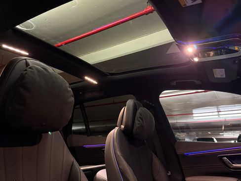 New 2026 Mercedes-Benz EQS 400 4MATIC SUV image 17