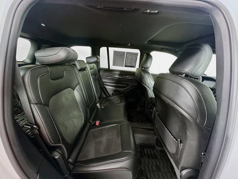 Used 2023 Jeep Grand Cherokee Altitude AWD/4WD image 26
