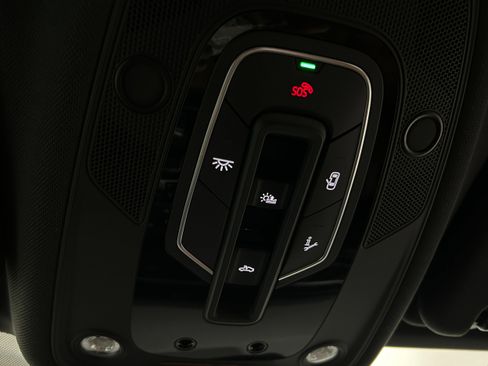 Used 2021 Audi Q7 image 27