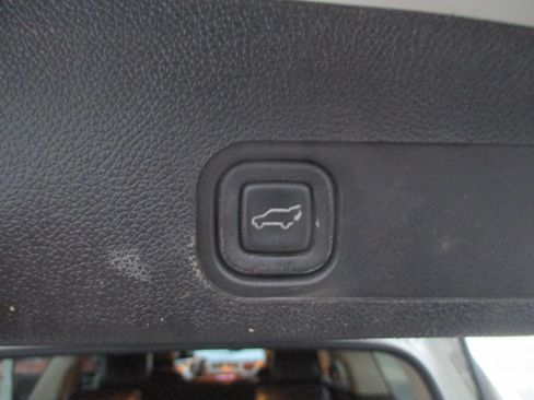 Used 2011 Chevrolet Suburban LTZ image 16