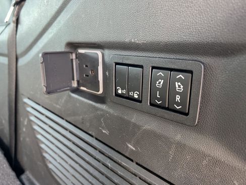 Used 2022 GMC Yukon AT4 image 51