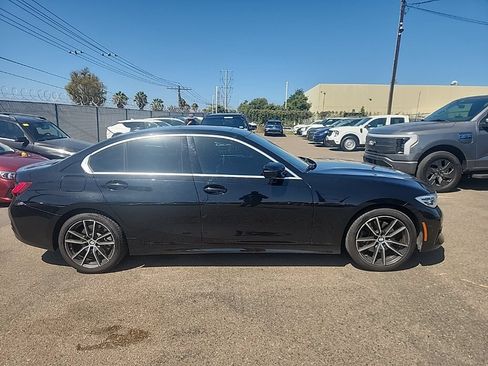 Used 2022 BMW 330i Sedan w/ Driving Assistance Package RWD image 17