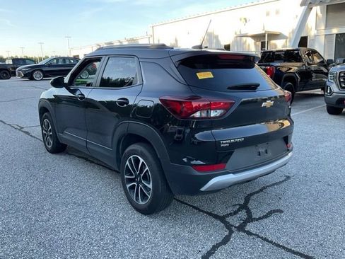Used 2025 Chevrolet TrailBlazer LT AWD/4WD image 5