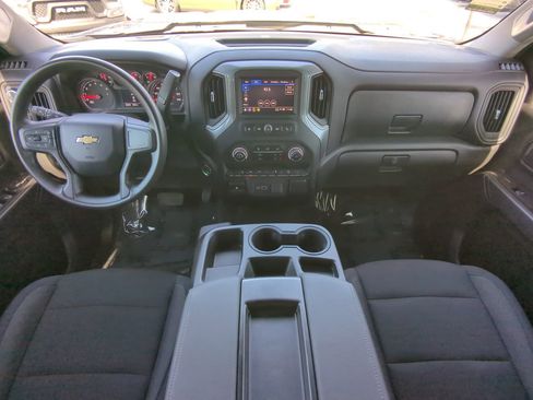 Used 2024 Chevrolet Silverado 2500 Custom w/ Custom Value Package image 15