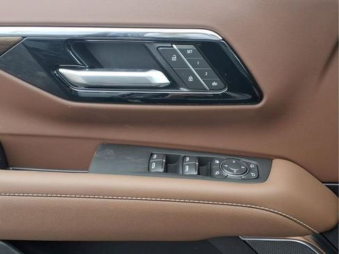 New 2026 Chevrolet Suburban High Country AWD/4WD image 14