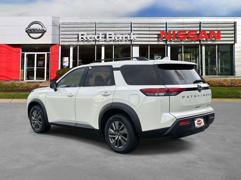 Certified 2024 Nissan Pathfinder SV image 6