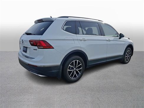 Used 2021 Volkswagen Tiguan SE image 4