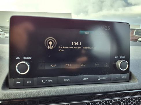 Used 2023 Honda Civic Sport image 6
