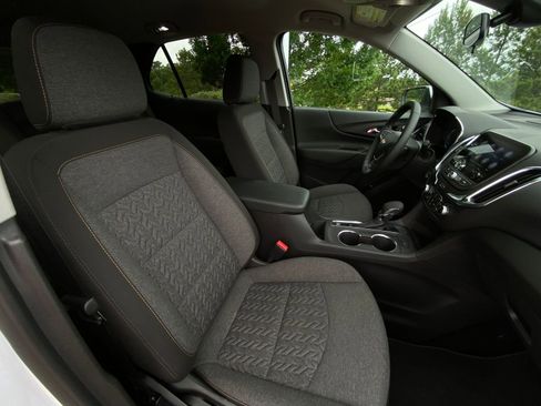 Used 2024 Chevrolet Equinox LT FWD image 13